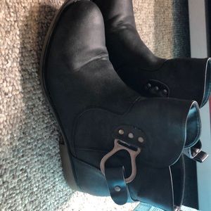 Muk Luks Hayden size 9 Water Resistant ankle boots